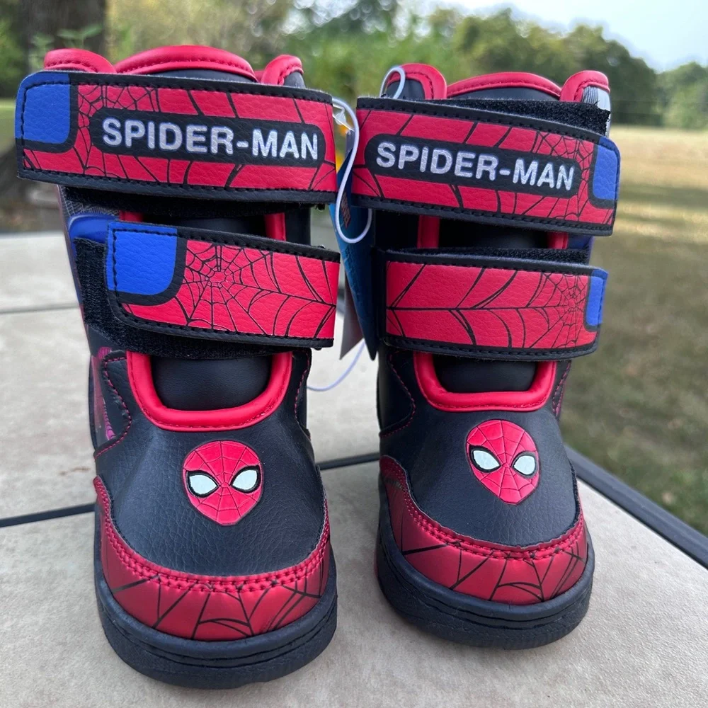 Spiderman Size 7  Toddler Red and Black Kids' LIGHTED Up Snow‎ Boots NEW
